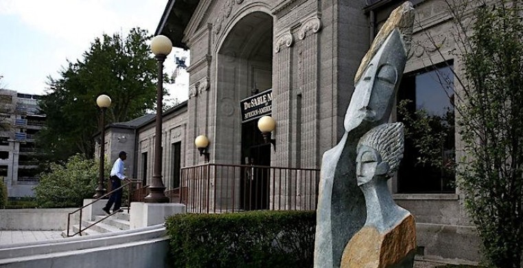 Entrance to the DuSable Black History Museum and Education Center
