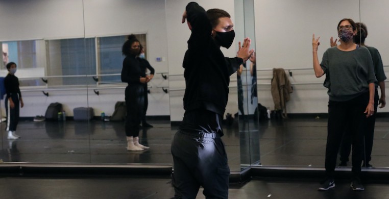 Veteran dancer and choreographer Stephanie Martinez (background, right) leading rehearsals for her new company, Para.Mar. Photo courtesy of the artists.